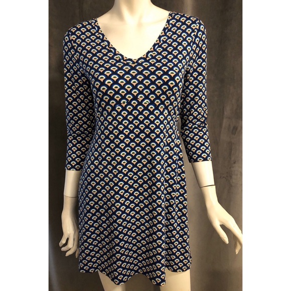 Boden Dresses & Skirts - Boden 3/4 sleeve V neck Blue Pink Design Dress